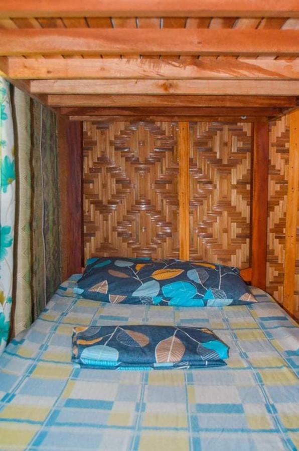 Titanic'S Nipa Hut Hostel Moalboal Exterior foto